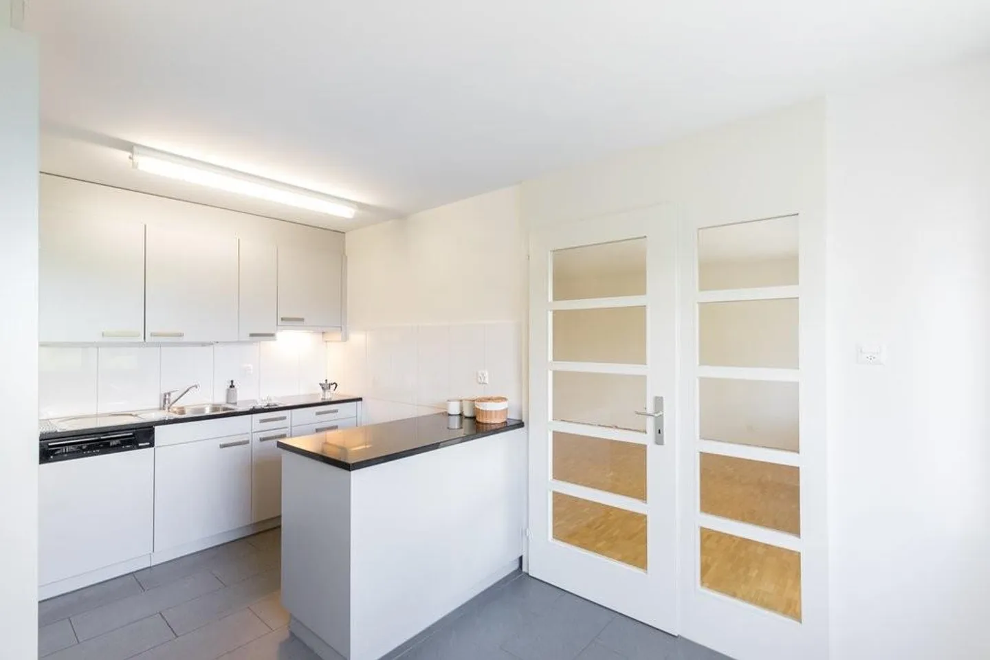 Charming 3.5-Room Apartment - Photo 6 of 12