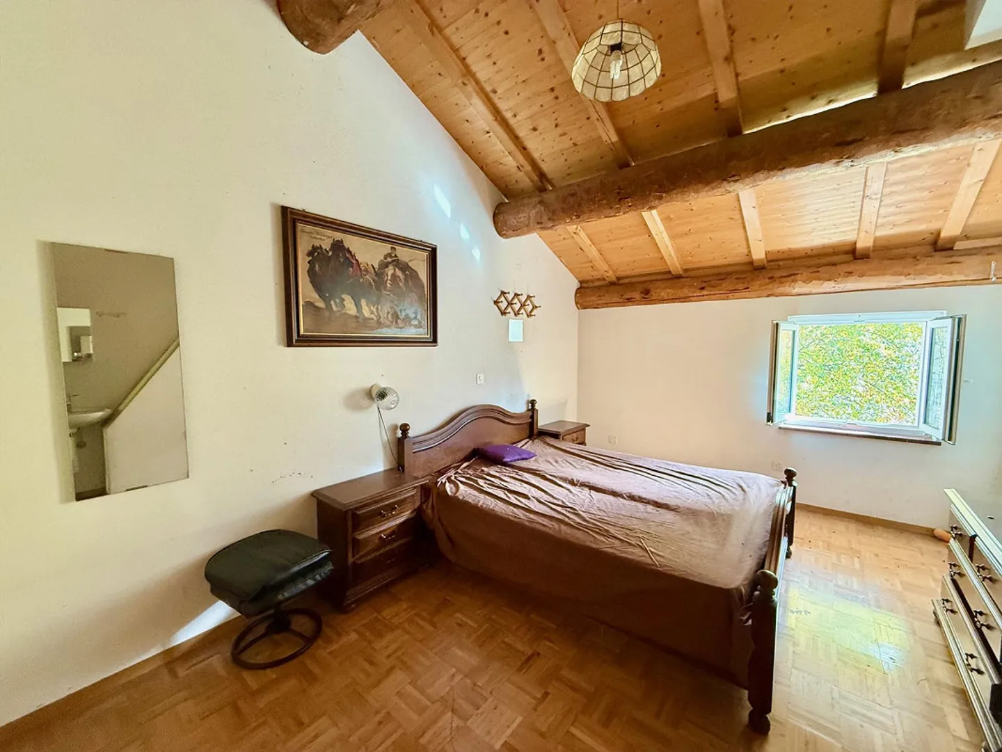 Alpine Berghütte auf 900 m mit Privatzufahrt und 21.000 m² Land - Foto 7 von 15