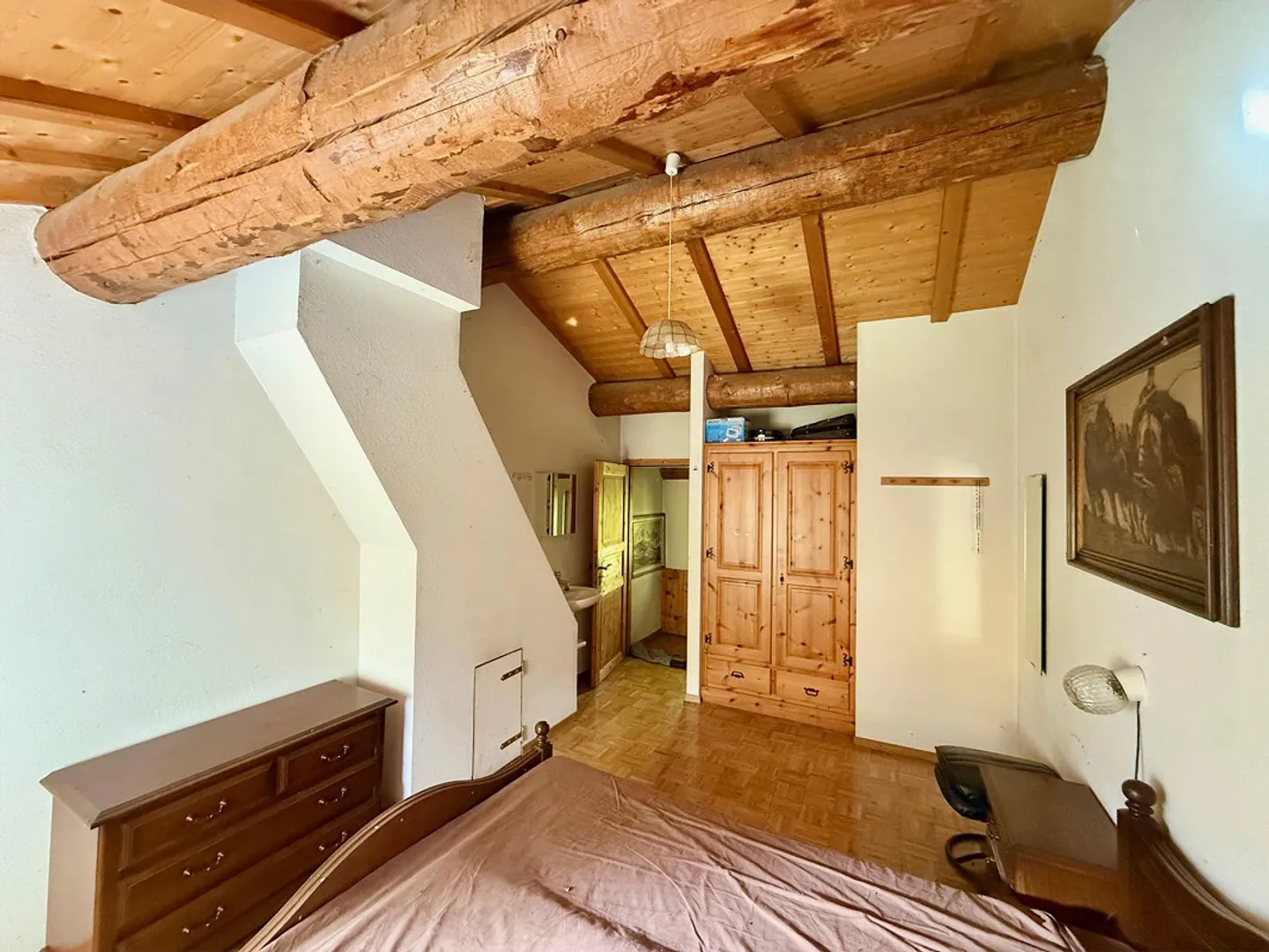 Alpine Berghütte auf 900 m mit Privatzufahrt und 21.000 m² Land - Foto 8 von 15