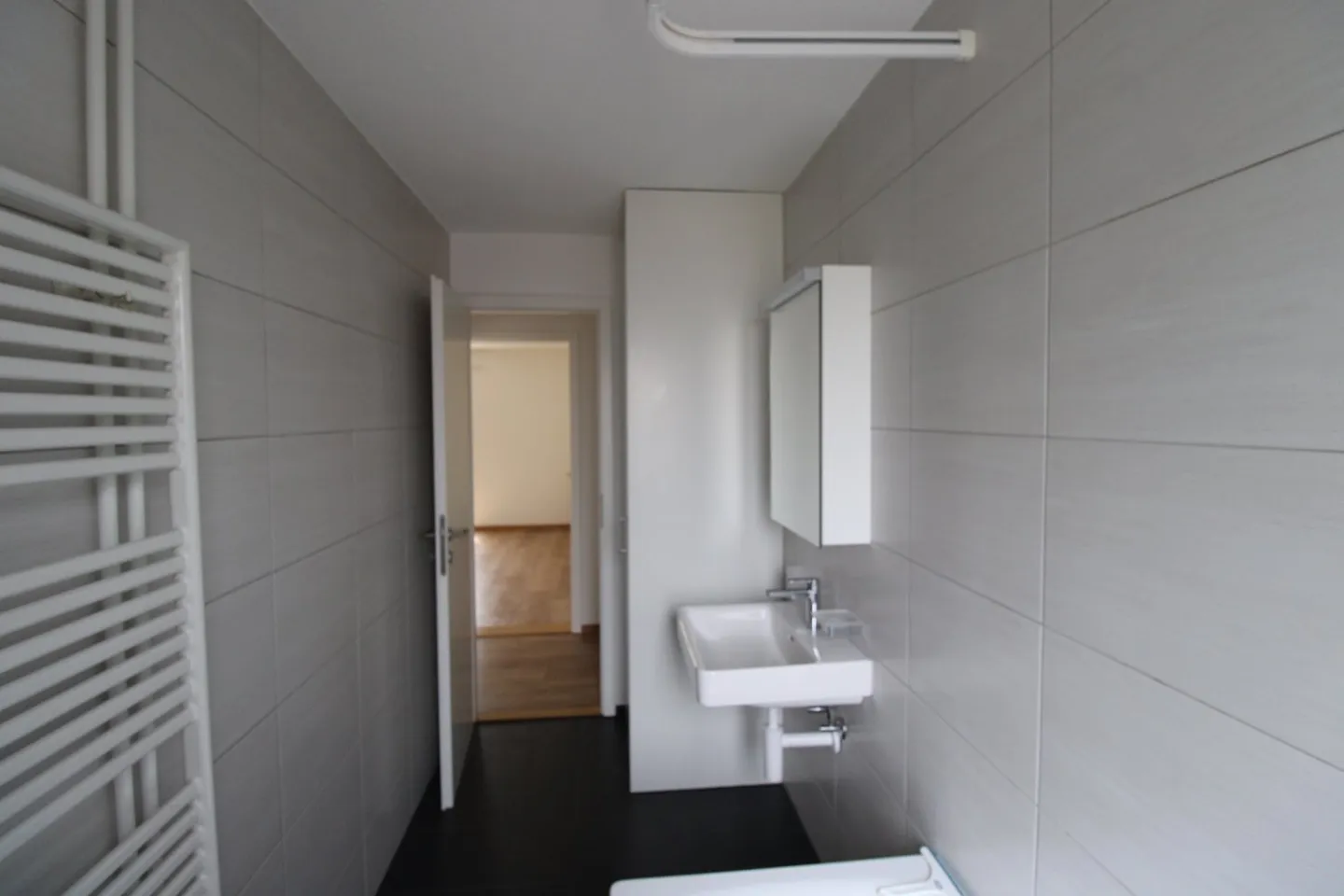 Incantevole appartamento con 3 camere da letto e balcone a Biel - Foto 6 di 13