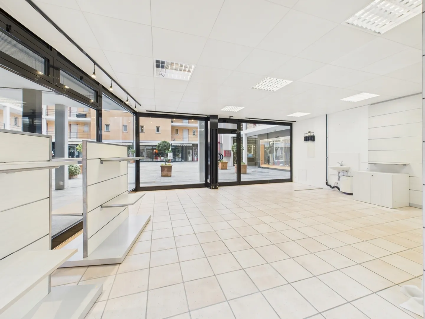 Locale Commerciale Accogliente ad Ascona - Foto 4 di 7