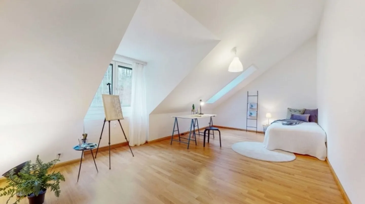 Spacious Family Apartment Seeks New Residents - Photo 10 of 12