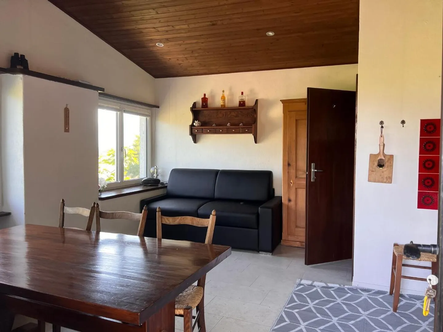 2,5 Zimmer Rustico mit 12535 m2 Umschwung - Foto 2 von 13