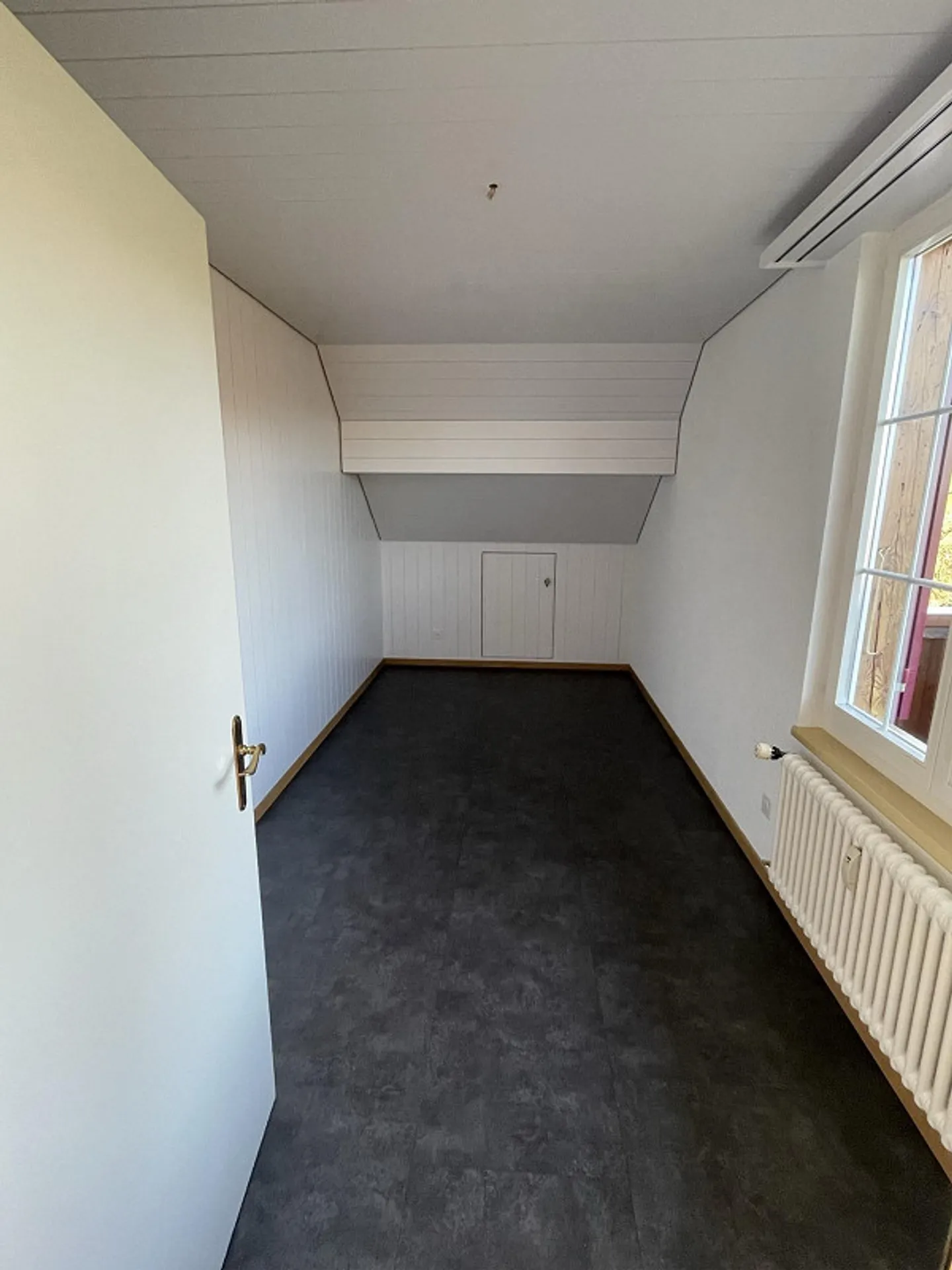 Appartement fraîchement rénové avec une belle vue - Photo 5 sur 14