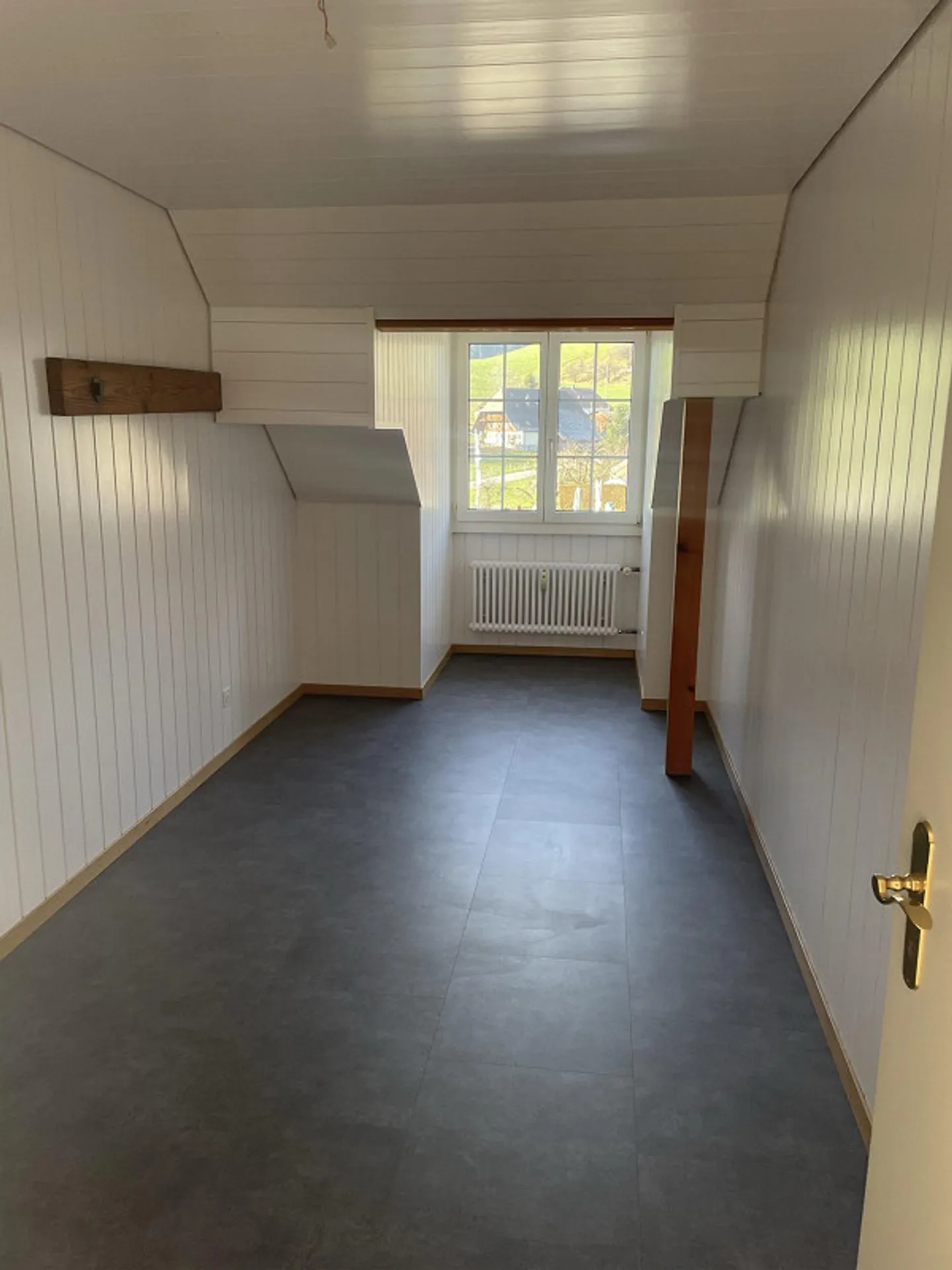 Appartement fraîchement rénové avec une belle vue - Photo 6 sur 14