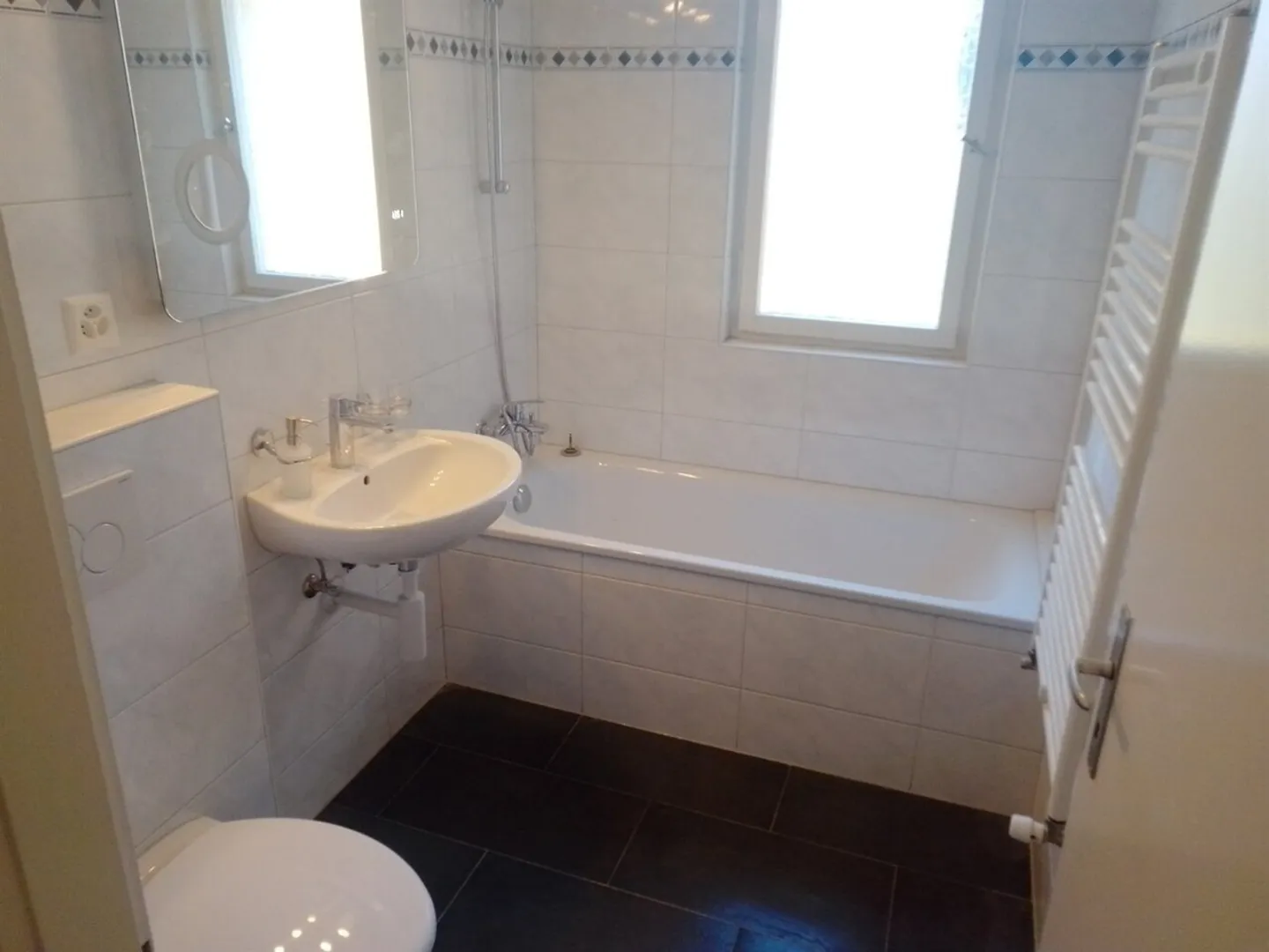 Renovierte Wohnung in ruhiger und schöner Lage zu vermieten - Foto 4 von 5