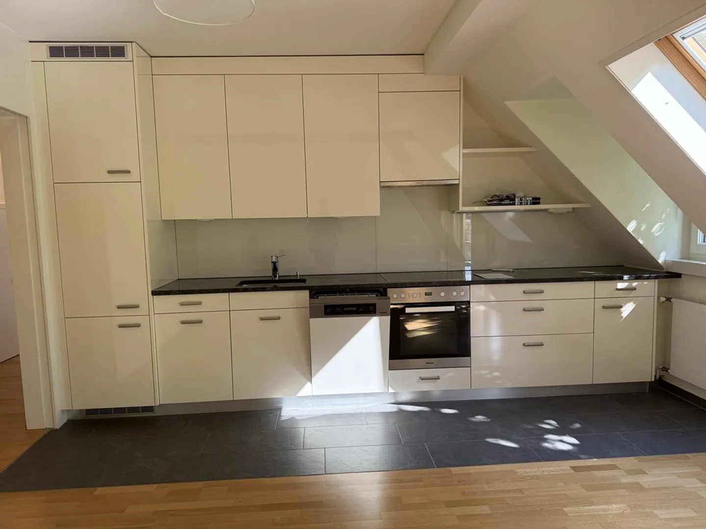 Ici attend votre nouveau chez-vous - Photo 2 sur 8