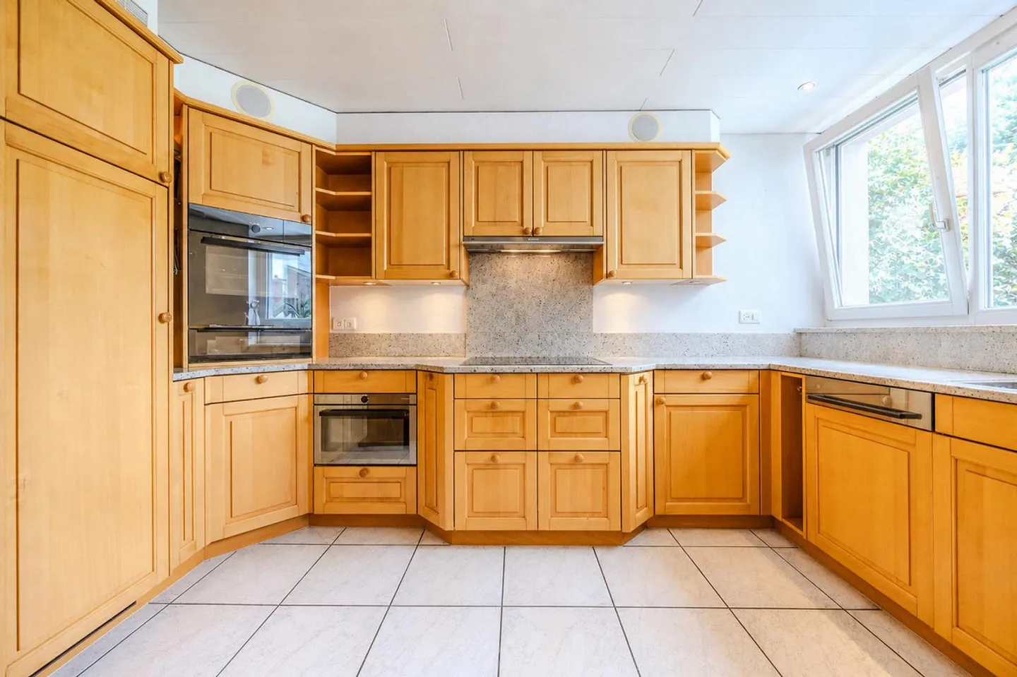 Geräumiges Einfamilienhaus mit Büro - Foto 2 von 13
