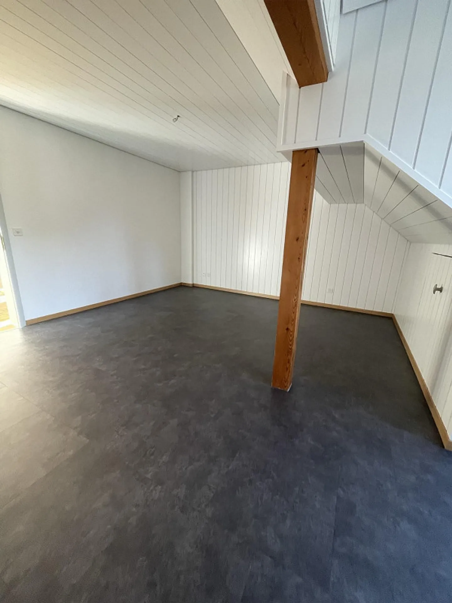 Appartement fraîchement rénové avec une belle vue - Photo 8 sur 14