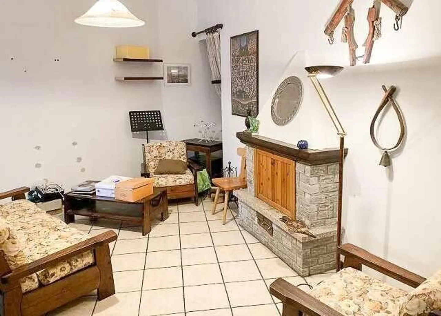 Casa nel nucleo di 8 1/2 locali con cortile in Italia - Foto 3 di 13