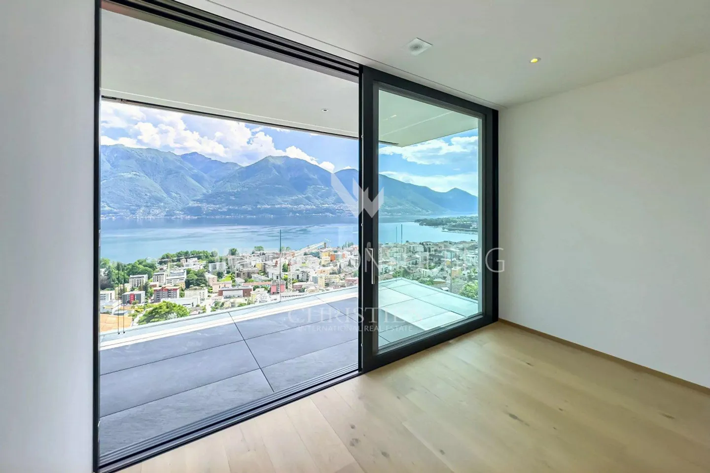 Minusio: Villa moderna di nuova costruzione con vista spettacolare sul lago & ... - Foto 5 di 13
