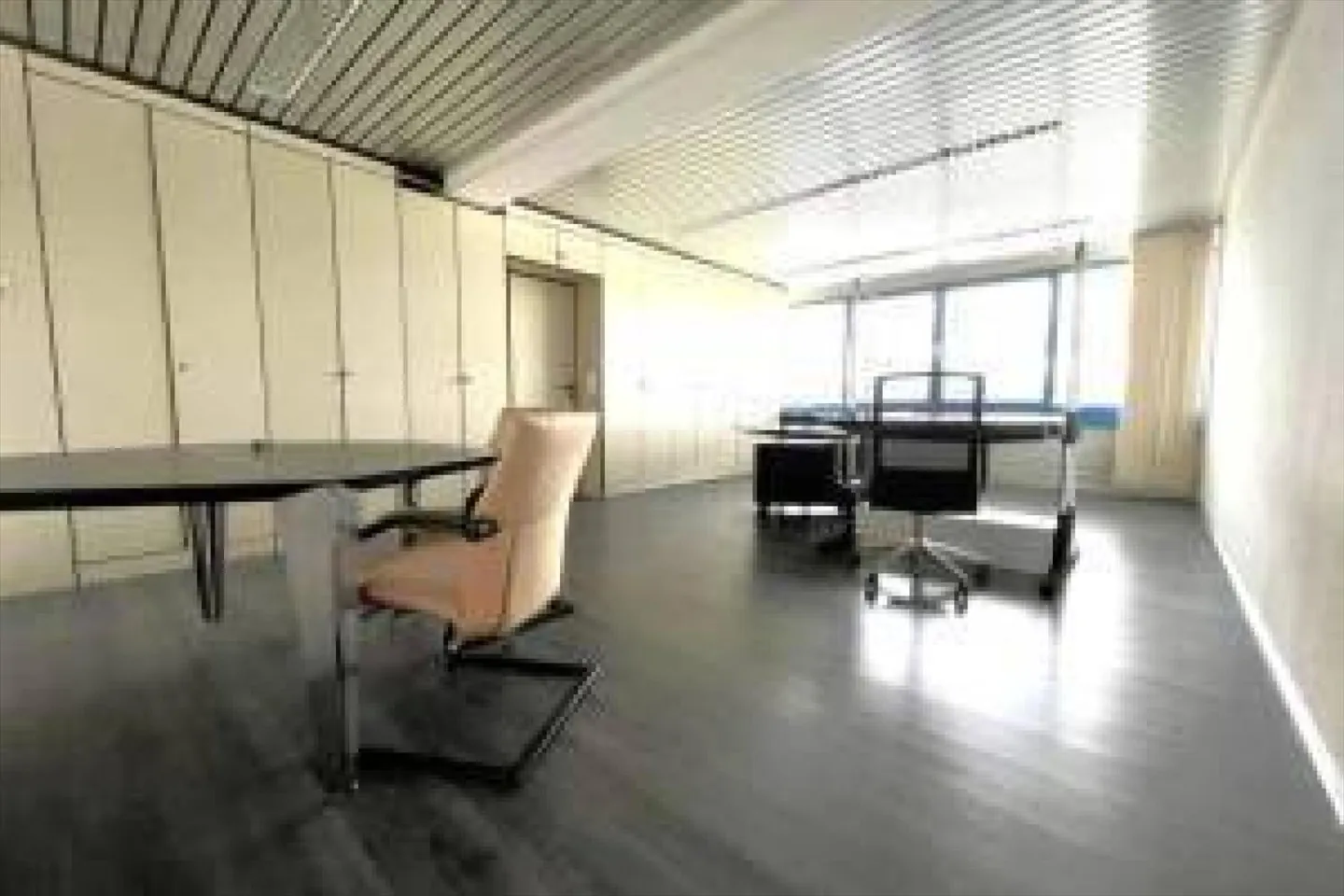 Administratif/Bureau 6 pièces 200 m2 à Kerzers - Foto 1 von 6