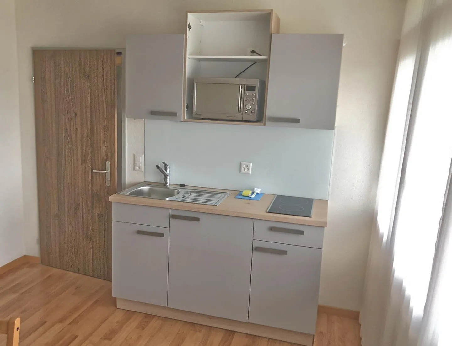 Furnished Apartment - 2 Rooms [EH05] - Photo 3 of 10