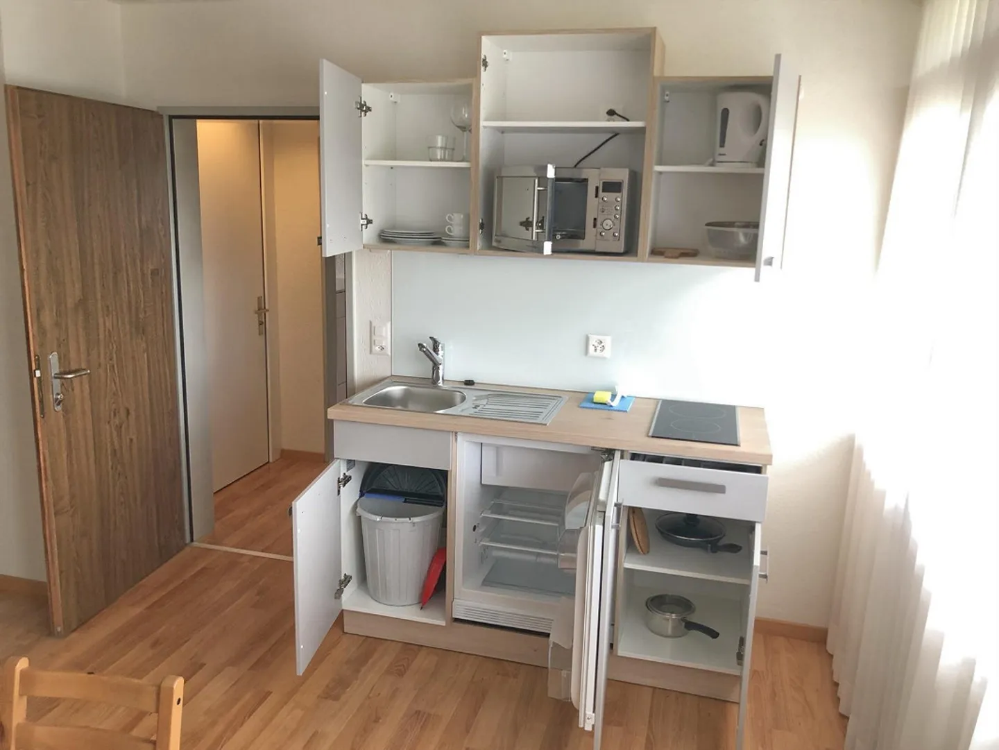 Furnished Apartment - 2 Rooms [EH05] - Photo 7 of 10