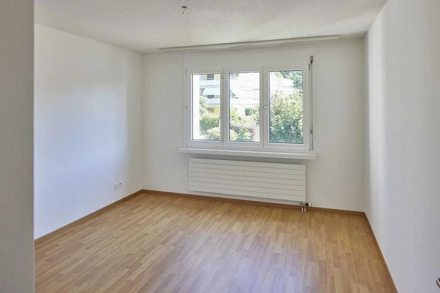 AFFITTARE SENZA DEPOSITO - Zona residenziale tranquilla vicino all'Aare - Foto 3 di 6