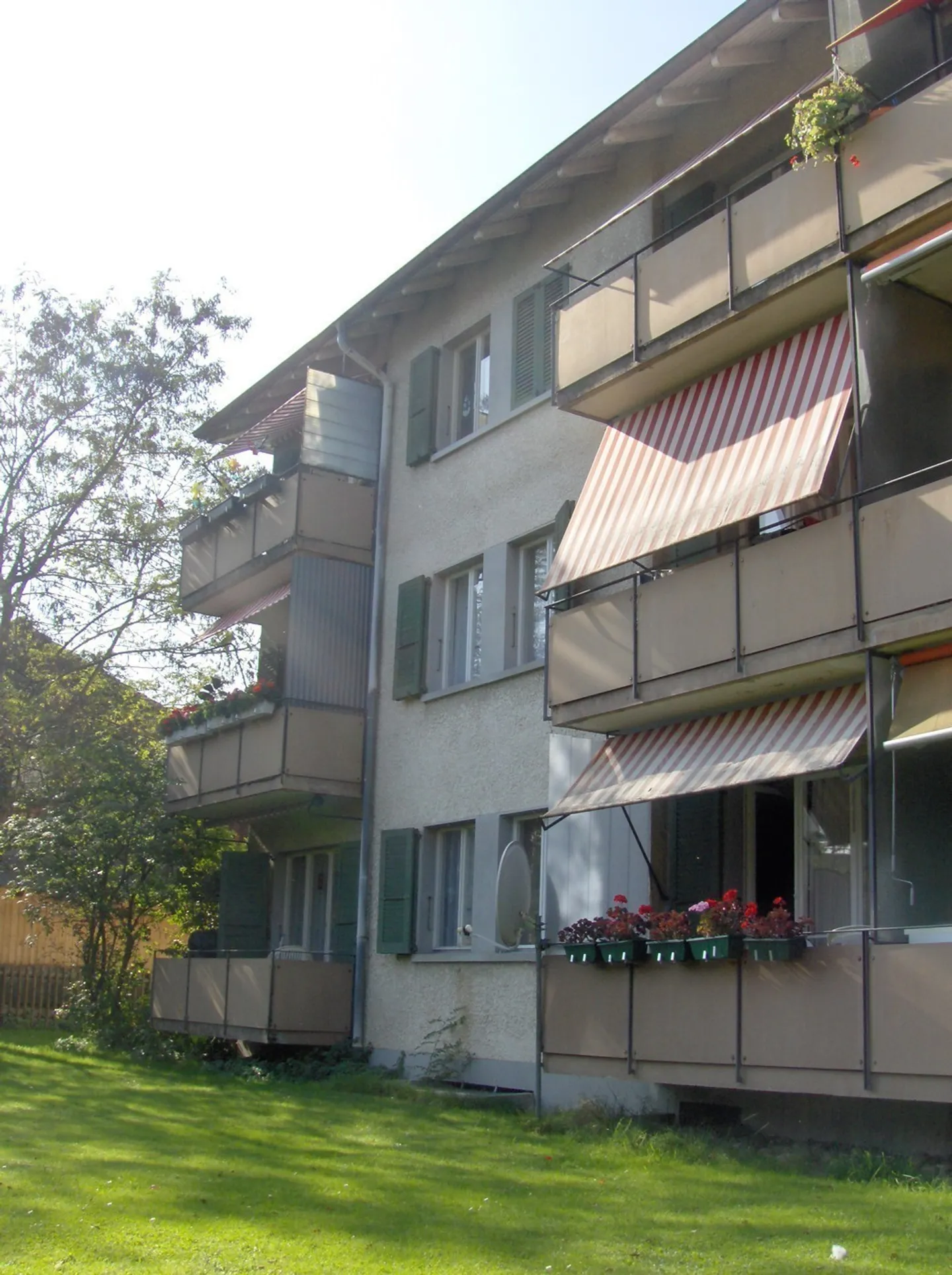 Spazio abitativo conveniente vicino alla città - Foto 1 di 7