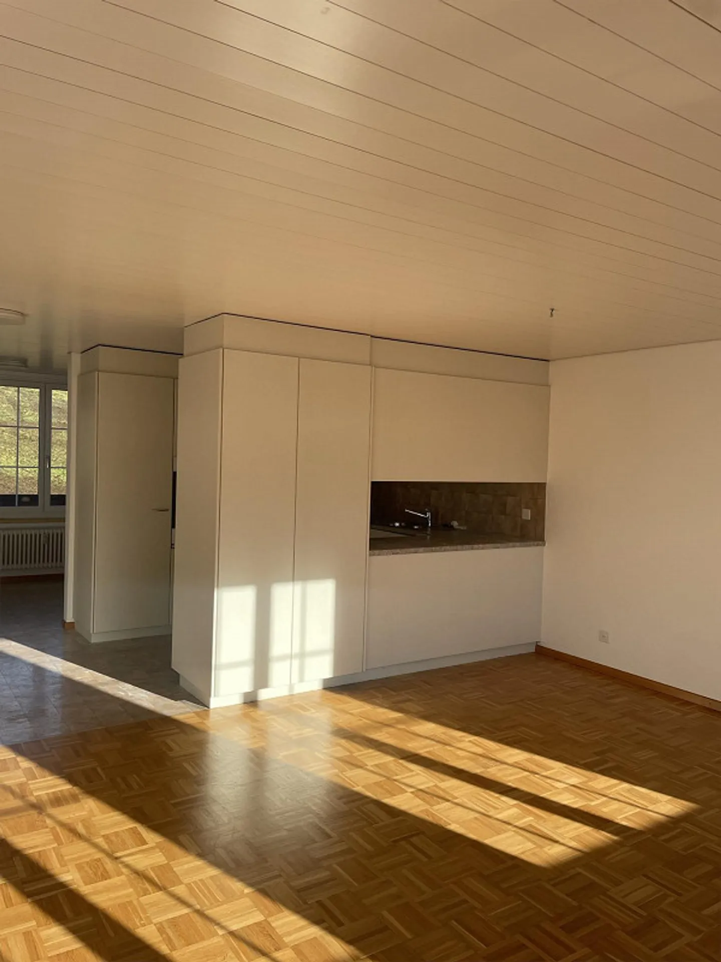 Appartement fraîchement rénové avec une belle vue - Photo 13 sur 14