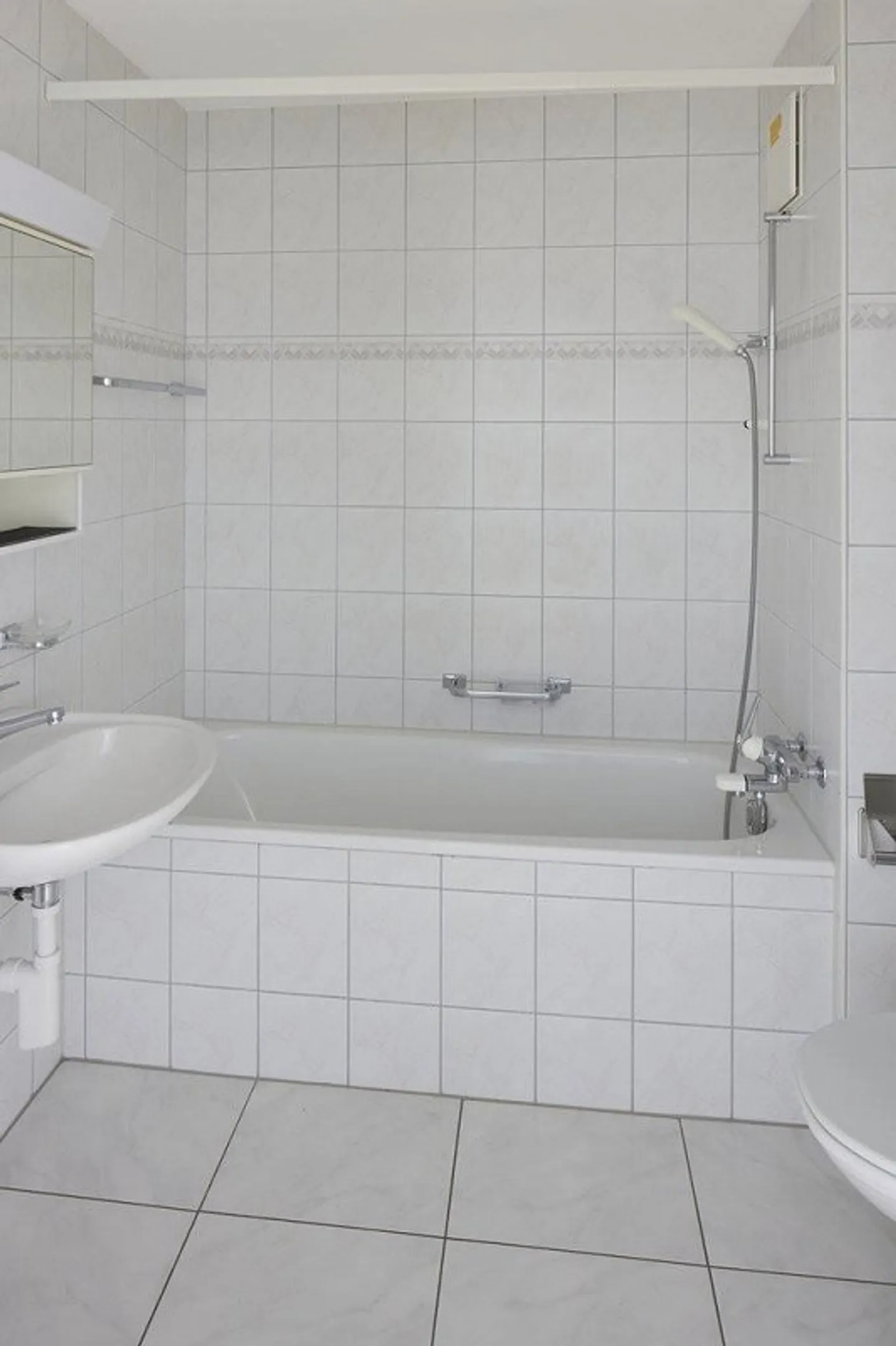 AFFITTARE SENZA DEPOSITO - Zona residenziale tranquilla vicino all'Aare - Foto 5 di 6