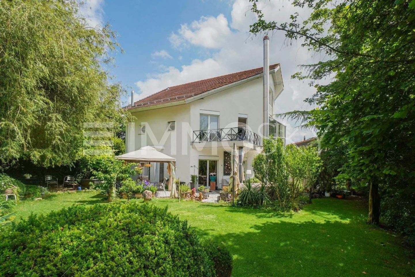 Charmantes Familienhaus mit Garten - Foto 1 von 5