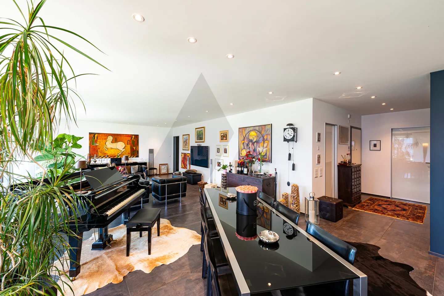 ELEGANT APARTMENT WITH LAKE VIEW IN MONTAGNOLA - Photo 4 of 12