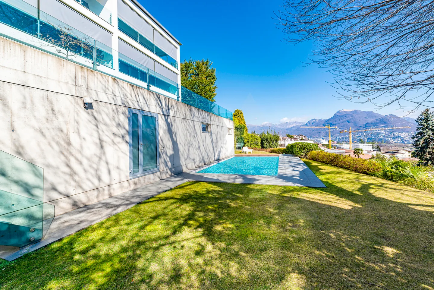 ELEGANT APARTMENT WITH LAKE VIEW IN MONTAGNOLA - Photo 10 of 12