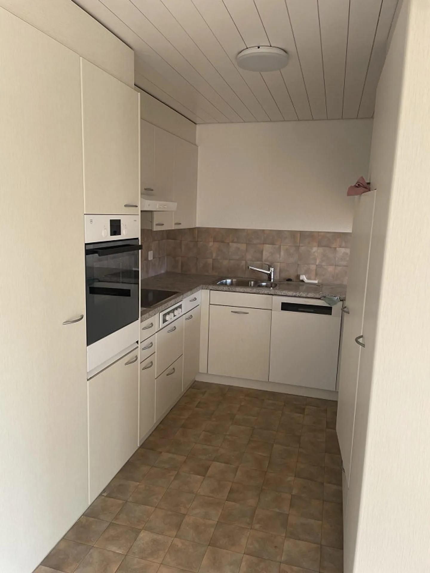 Appartement fraîchement rénové avec une belle vue - Photo 12 sur 14