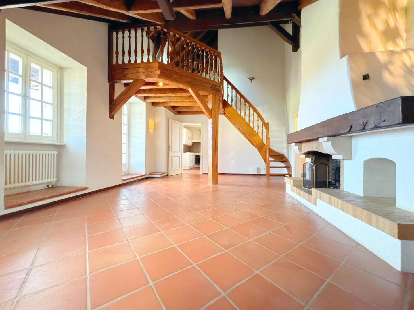 Penthouse for rent - Photo 2 of 9