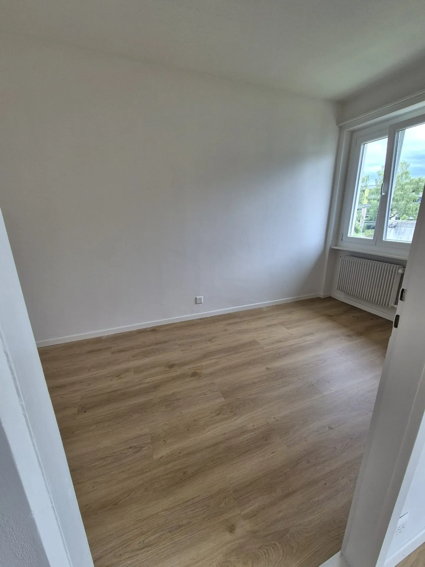 Spazio abitativo conveniente vicino alla città - Foto 5 di 7