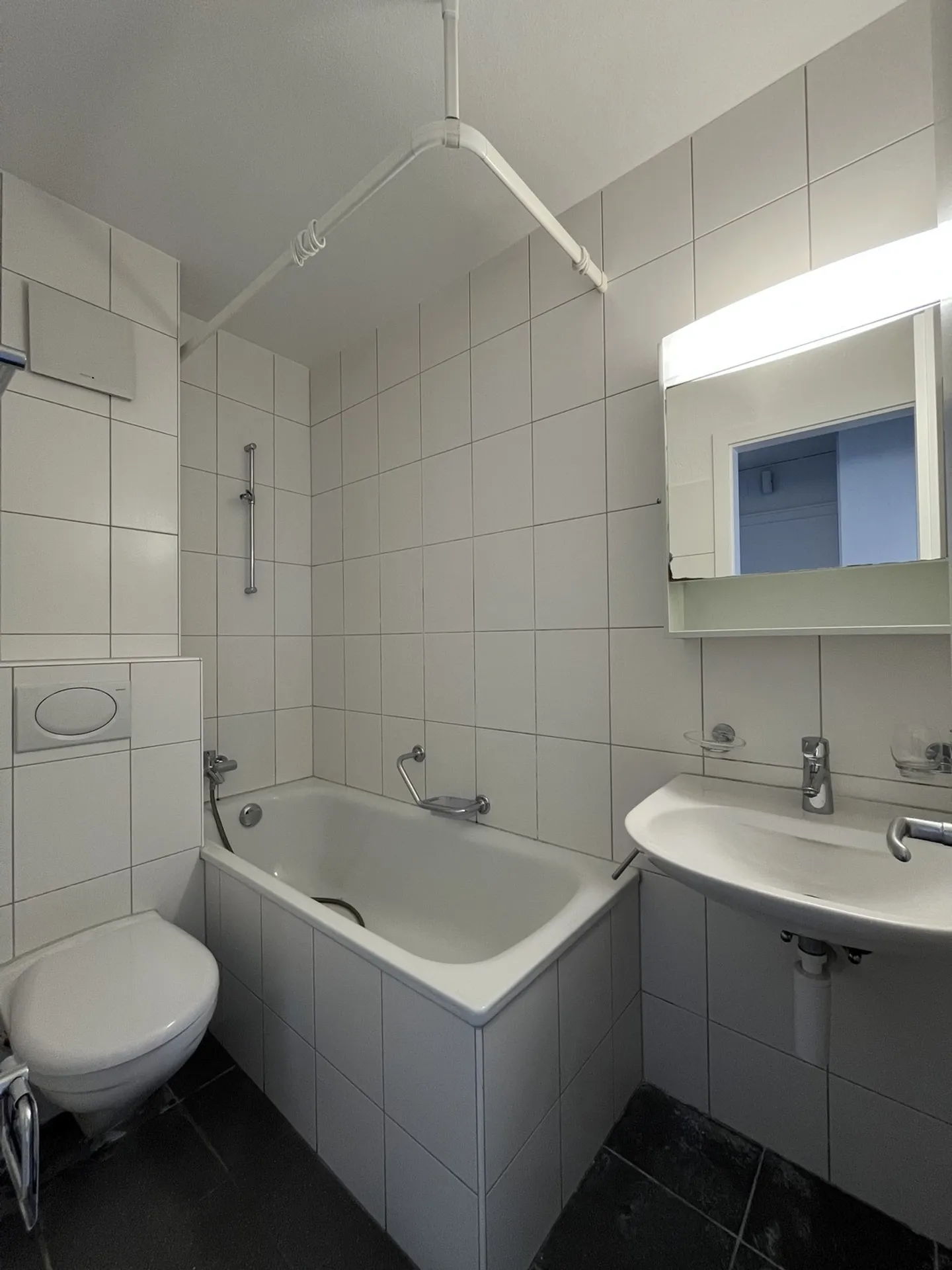 Spazio abitativo conveniente vicino alla città - Foto 7 di 7