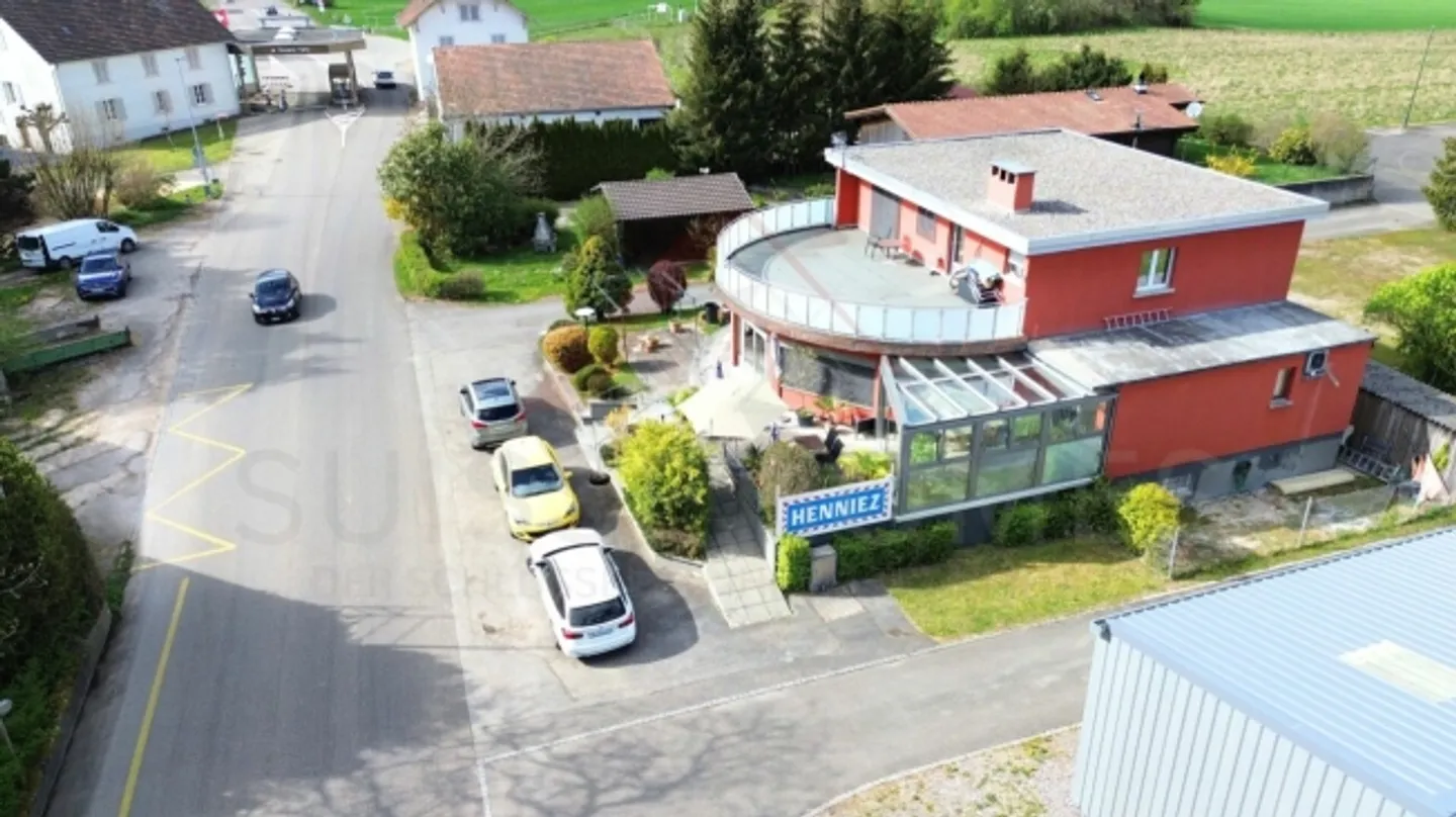 «Propriété résidentielle et commerciale à Fahy (JU) - charme et potentiel pour vivre et travailler au même endroit» - Photo 2 of 20