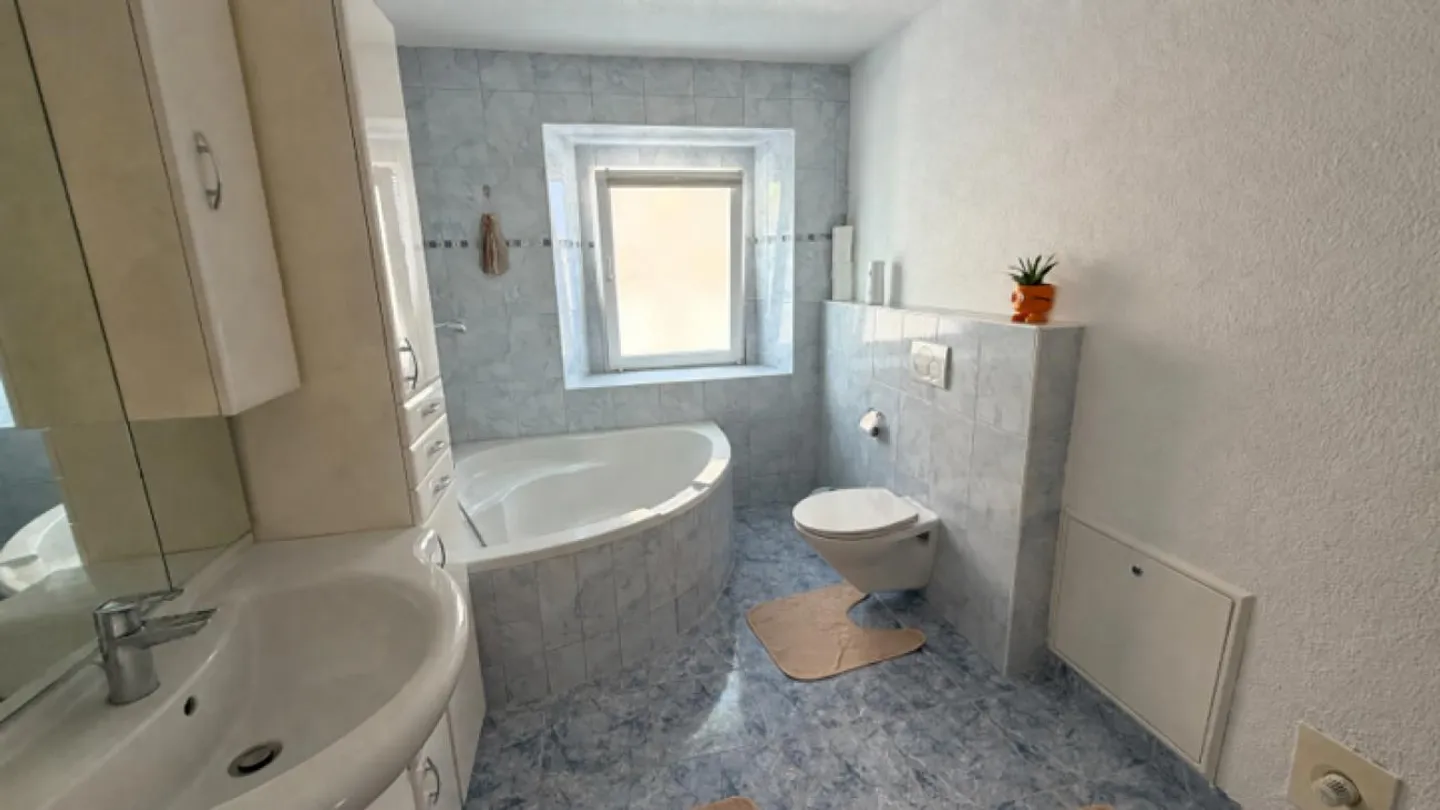 Vielseitiges Doppelhaus in Flums - Foto 15 von 19