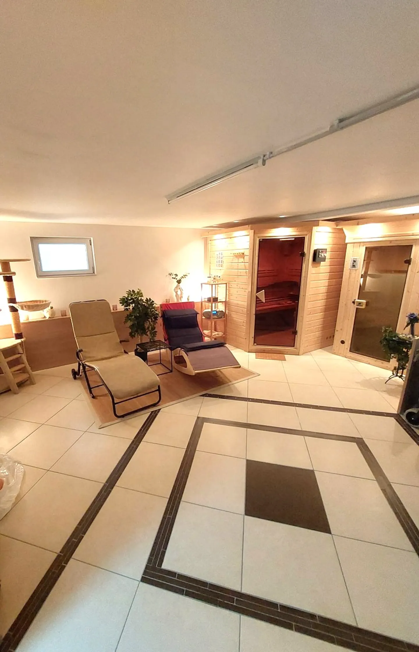 Modernes 5-Zimmer-Einfamilienhaus mit Hallenbad in Illhart - Foto 14 di 18