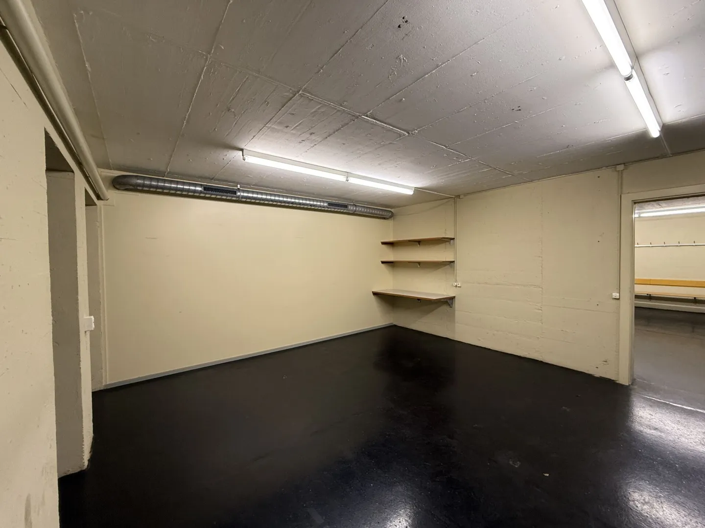 Versatile storage space for rent in Bern - Photo 4 of 5