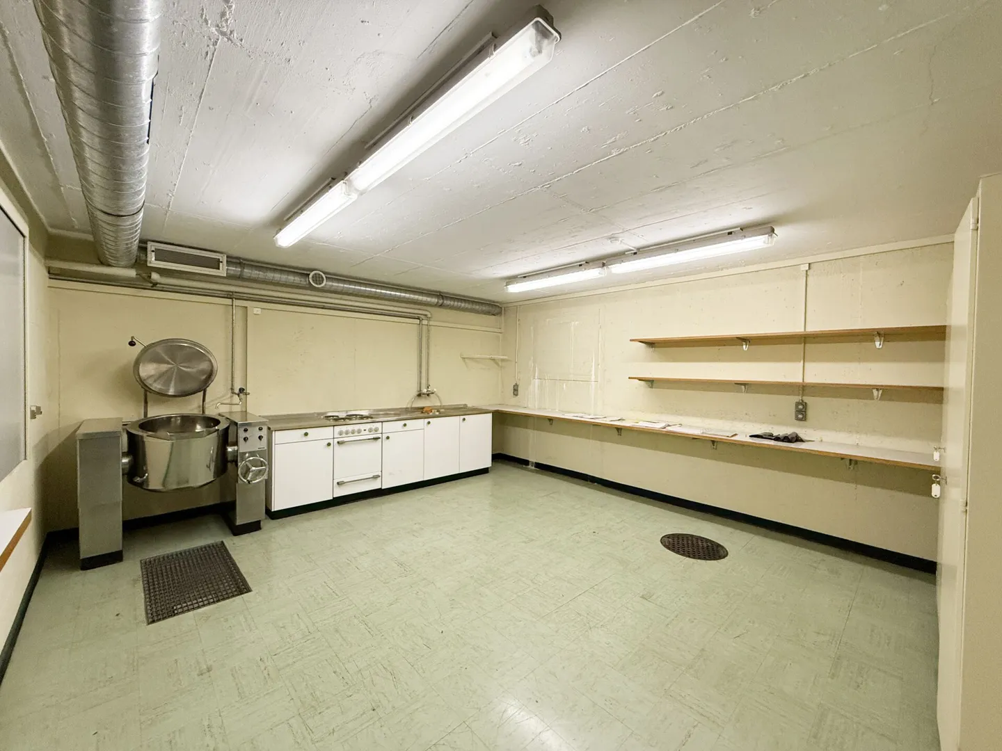 Versatile storage space for rent in Bern - Photo 5 of 5