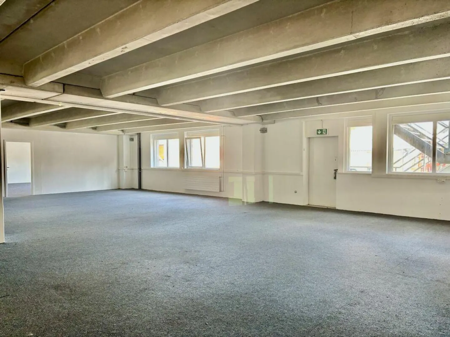 Bussigny Vaud offices/workshop of 650 m2 divisible with loading dock access ... - Photo 7 of 12