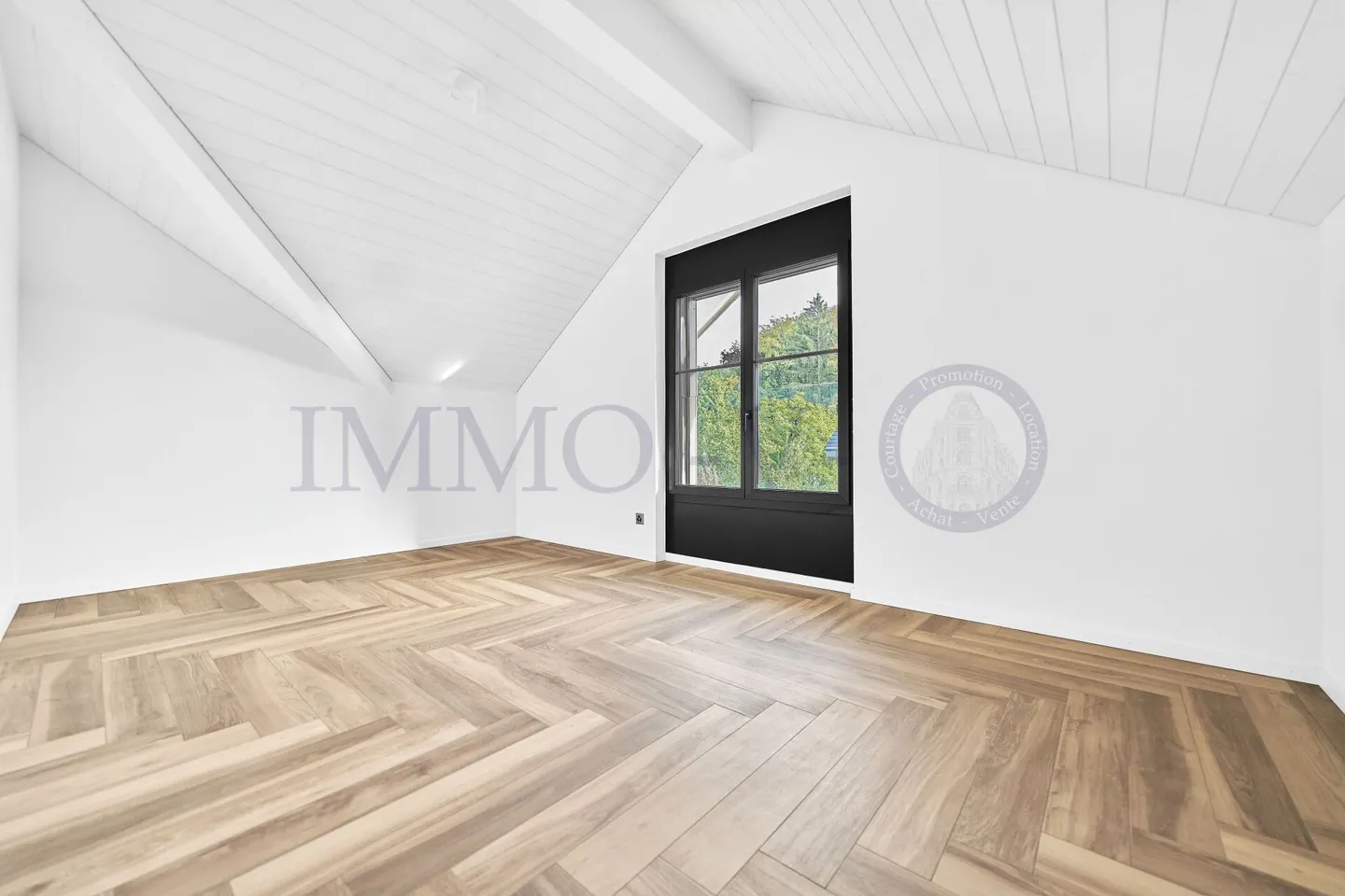 Duplex de Luxe avec Balcon-Terrasse - Photo 10 sur 11