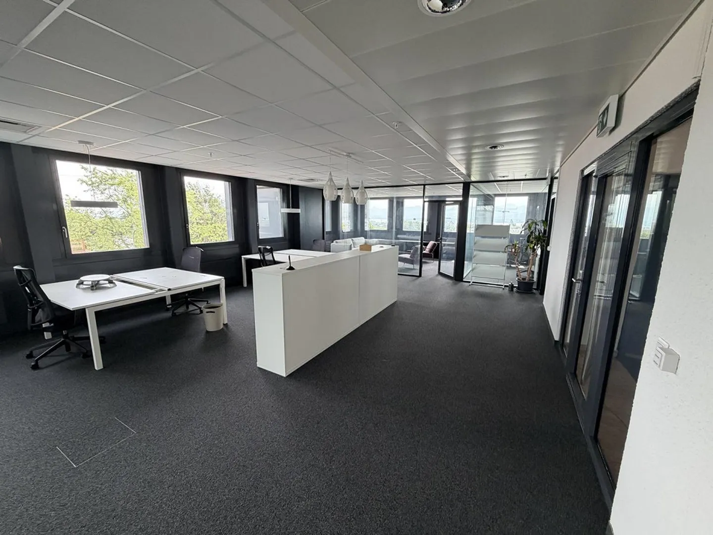 Votre futur espace commercial vous attend! - Photo 1 sur 8