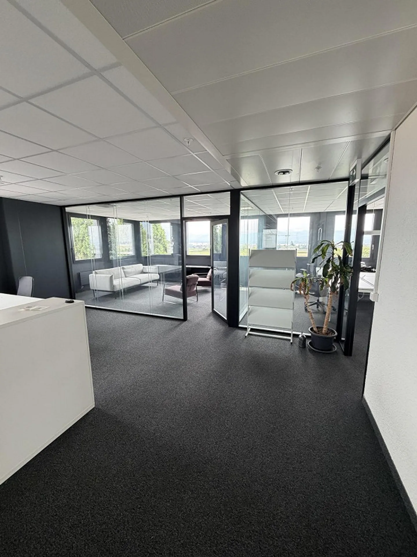 Votre futur espace commercial vous attend! - Photo 4 sur 8