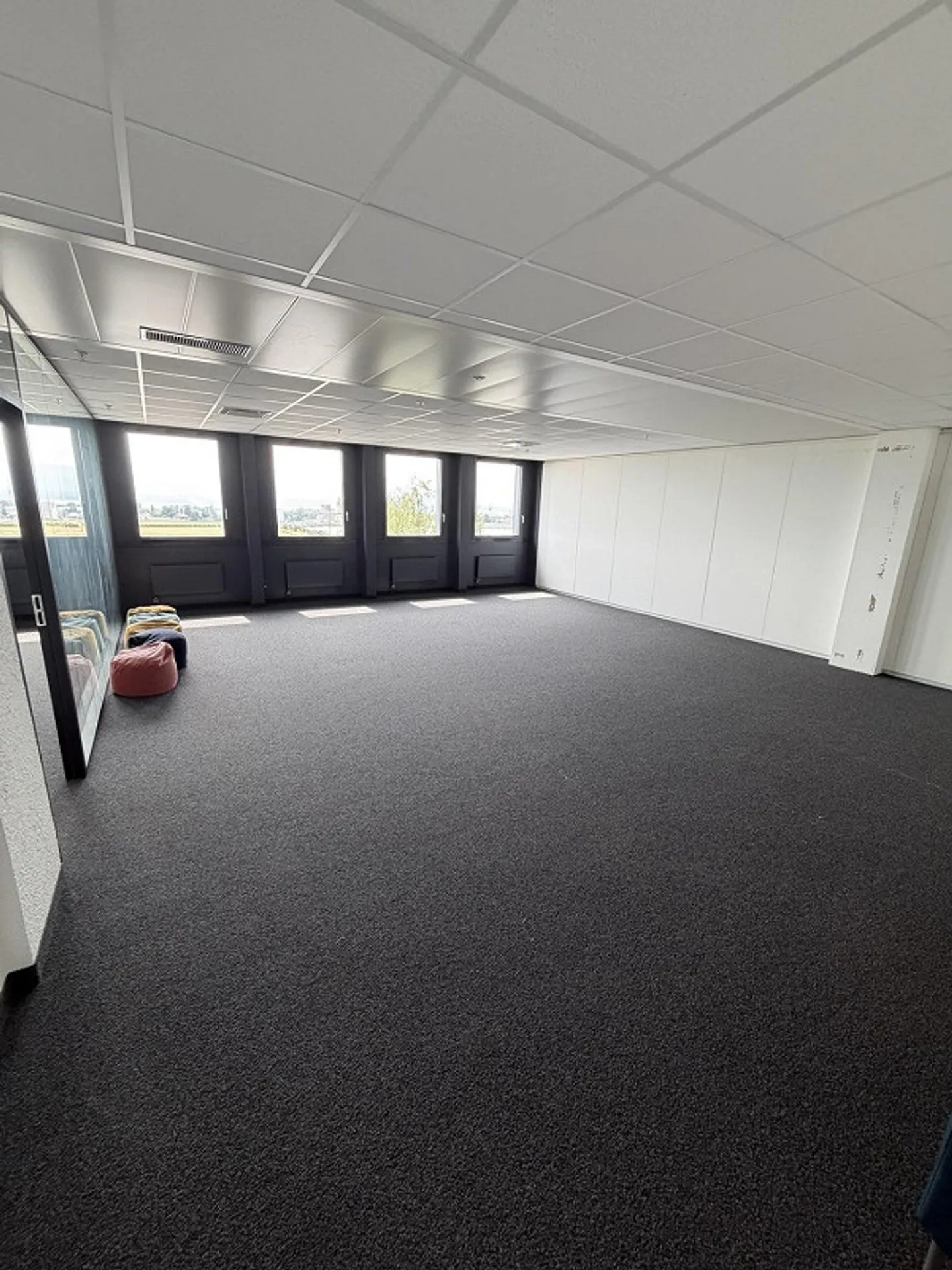 Votre futur espace commercial vous attend! - Photo 3 sur 8