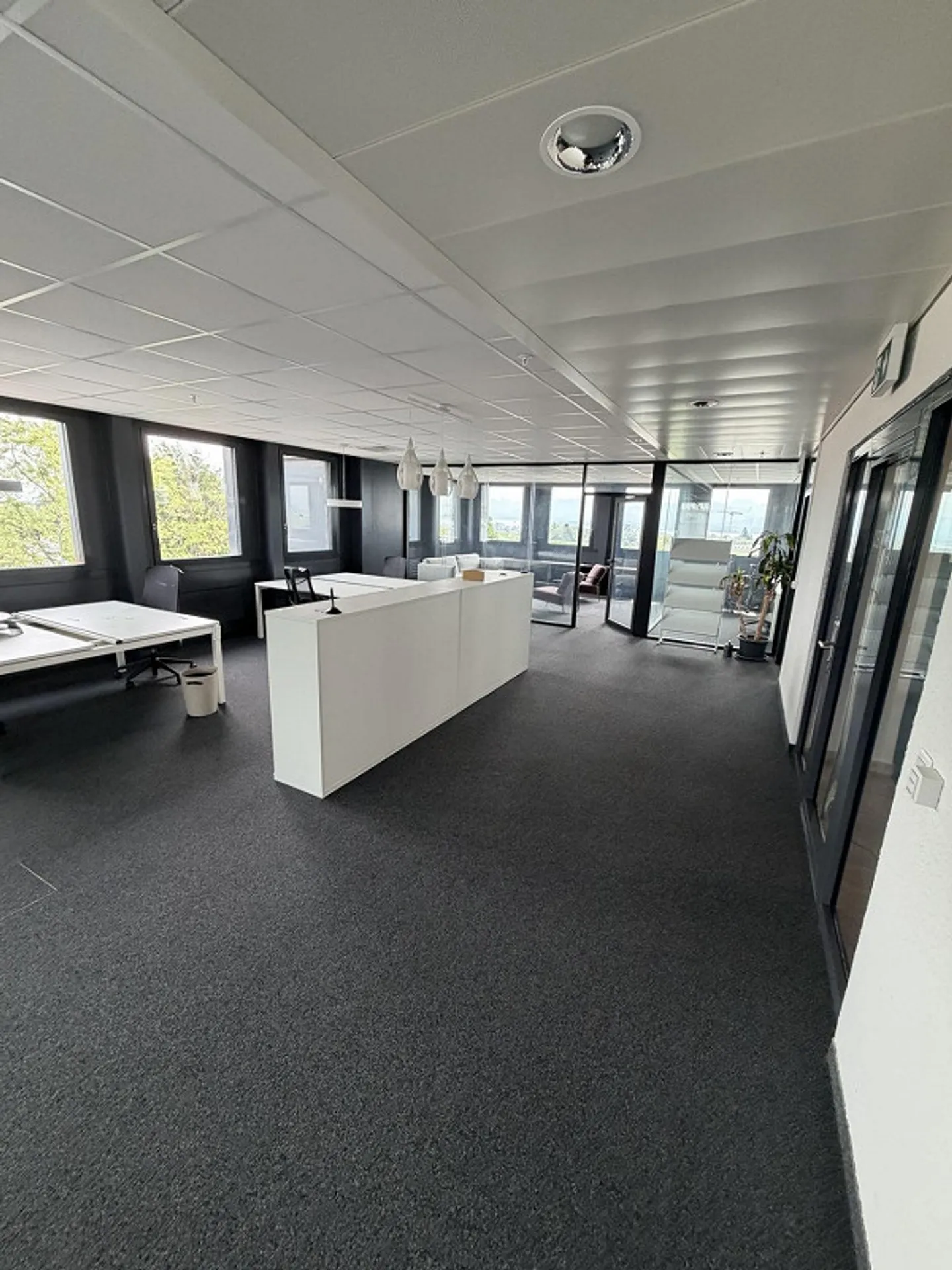 Votre futur espace commercial vous attend! - Photo 6 sur 8