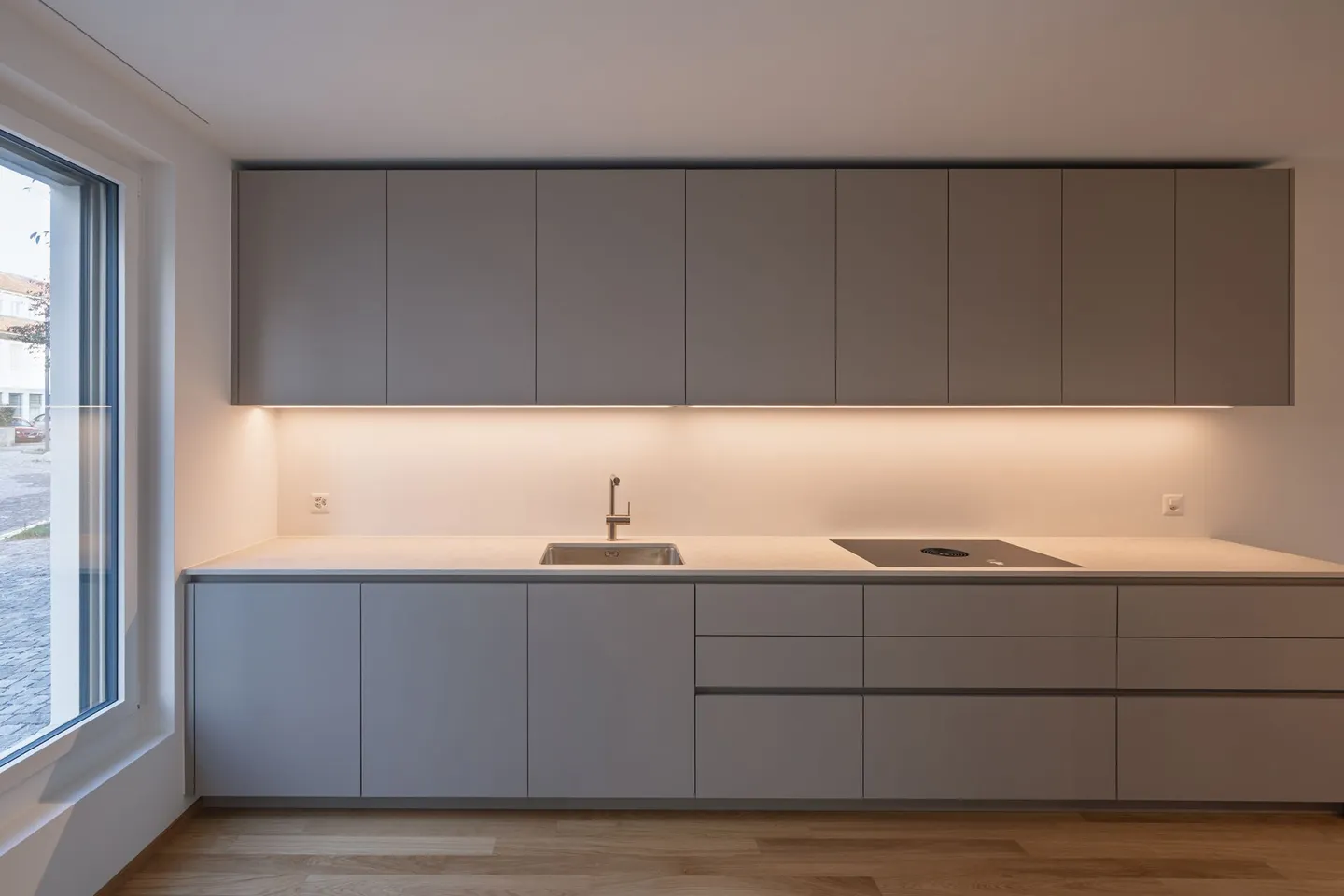 Your retreat in the heart of Reinach: Maisonette with private garden - Photo 2 of 14