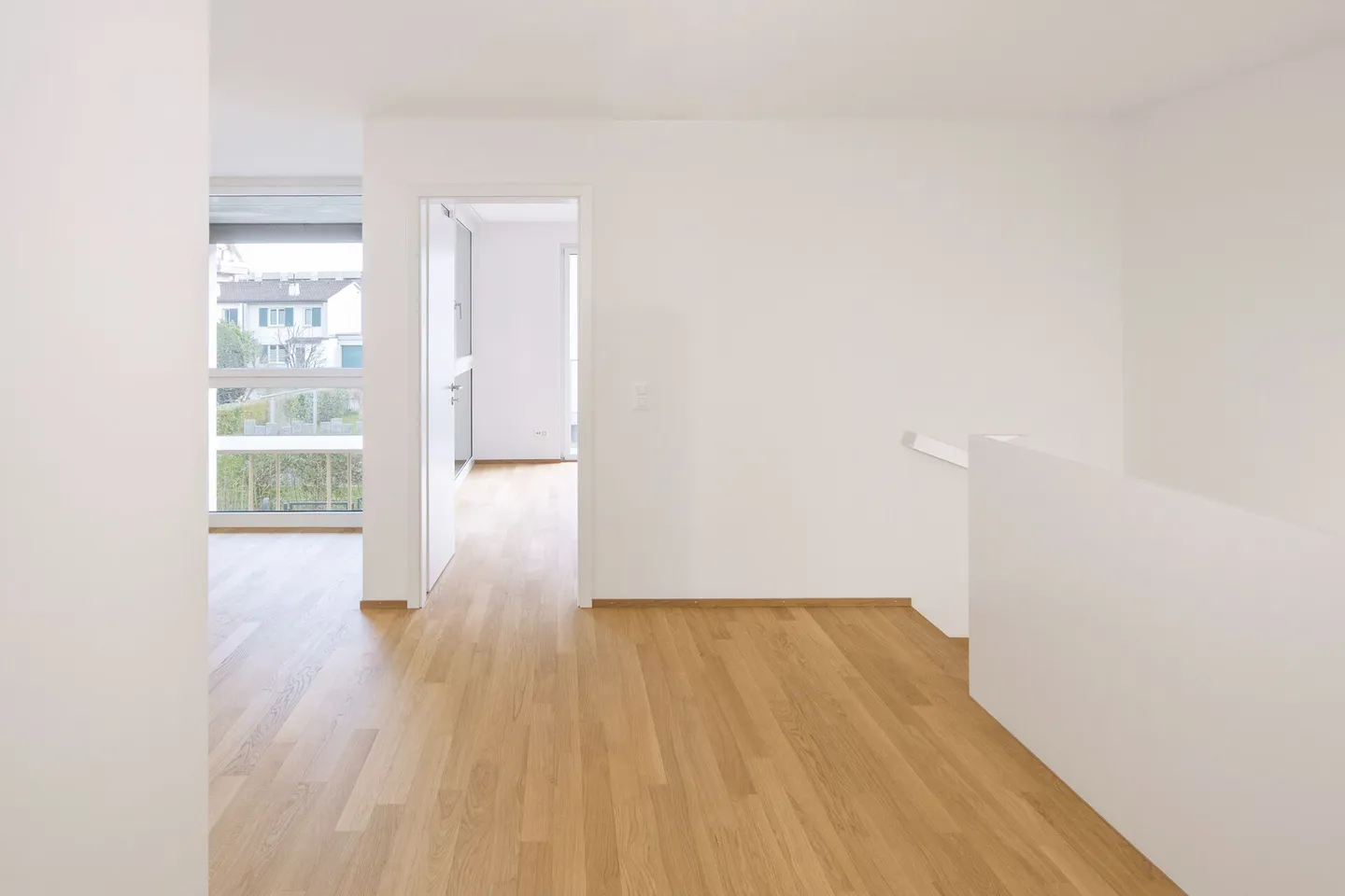 Your retreat in the heart of Reinach: Maisonette with private garden - Photo 9 of 14