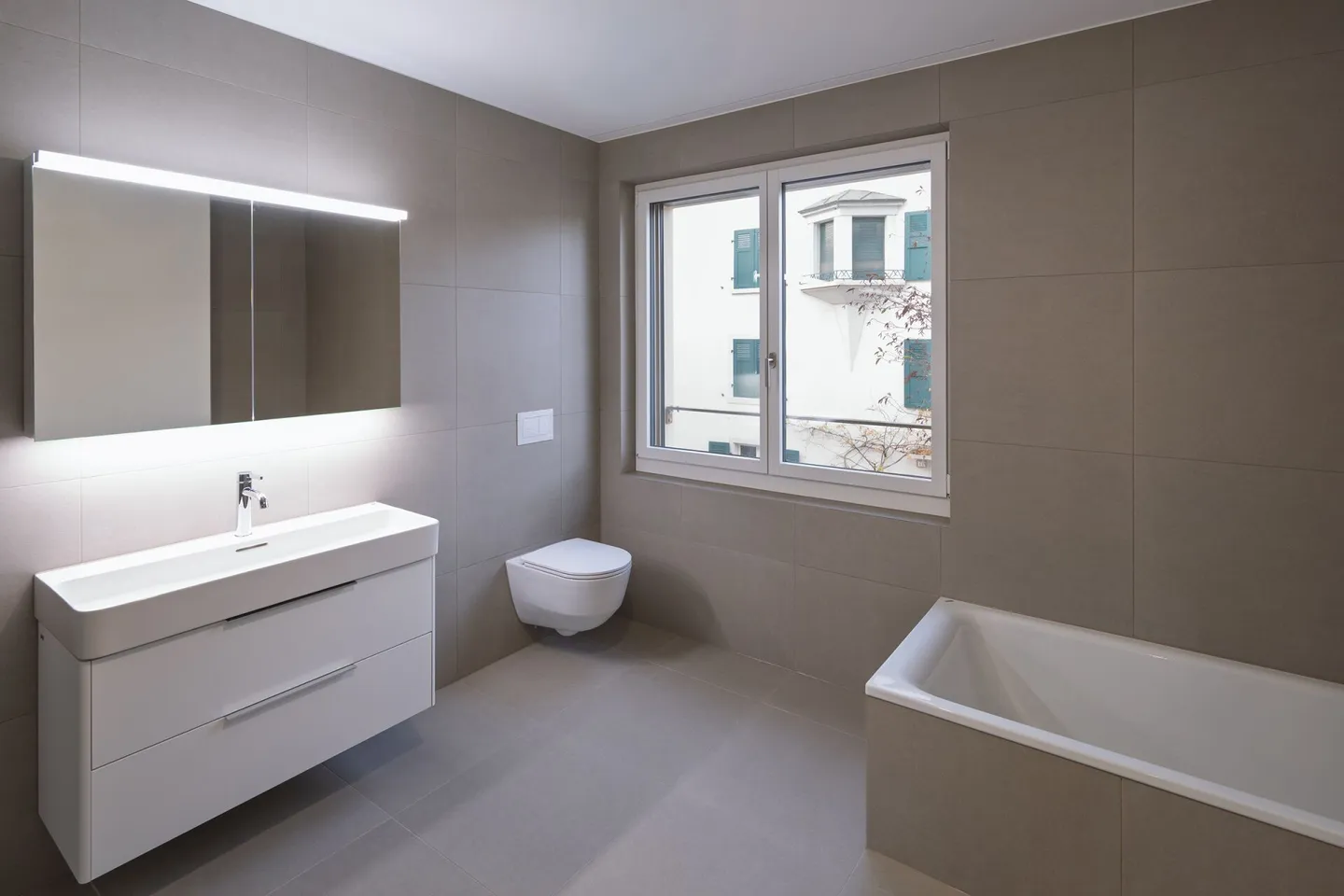 Your retreat in the heart of Reinach: Maisonette with private garden - Photo 10 of 14