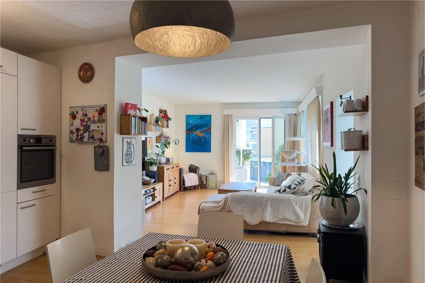 Elegante casa unifamiliare con giardino in posizione comoda - Foto 5 di 13