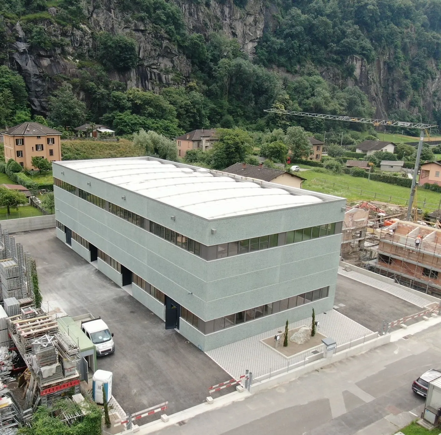 AFFITTASI A CRESCIANO CAPANNONE DI NUOVA COSTRUZIONE - Foto 2 di 9