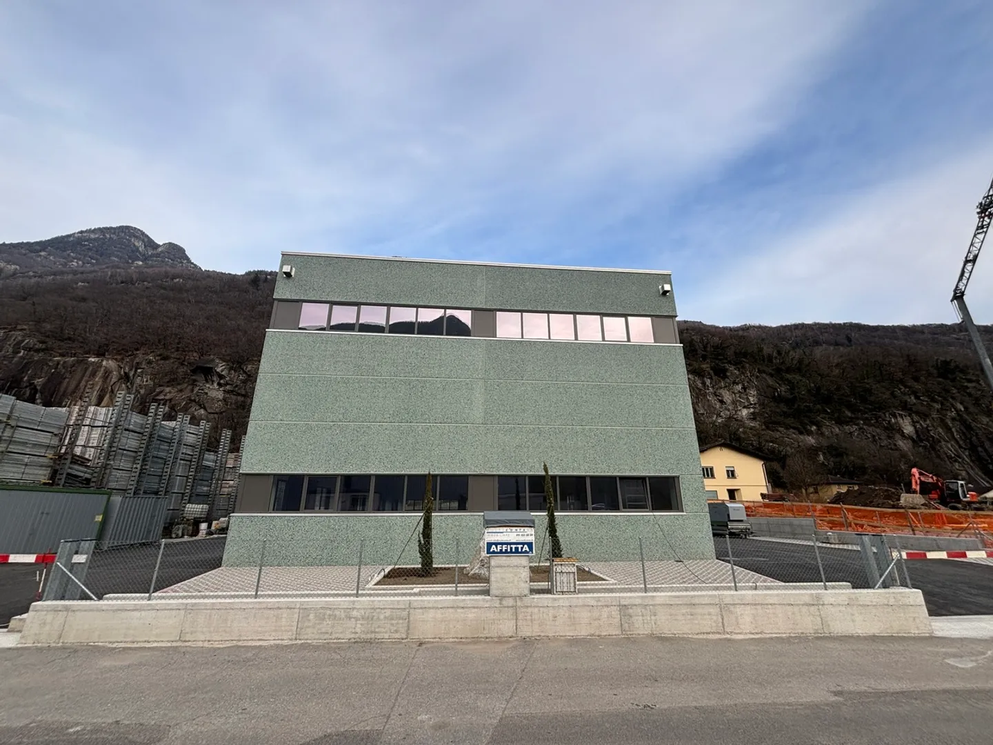 AFFITTASI A CRESCIANO CAPANNONE DI NUOVA COSTRUZIONE - Foto 5 di 9
