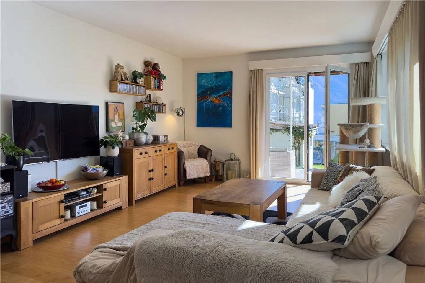 Elegante casa unifamiliare con giardino in posizione comoda - Foto 6 di 13