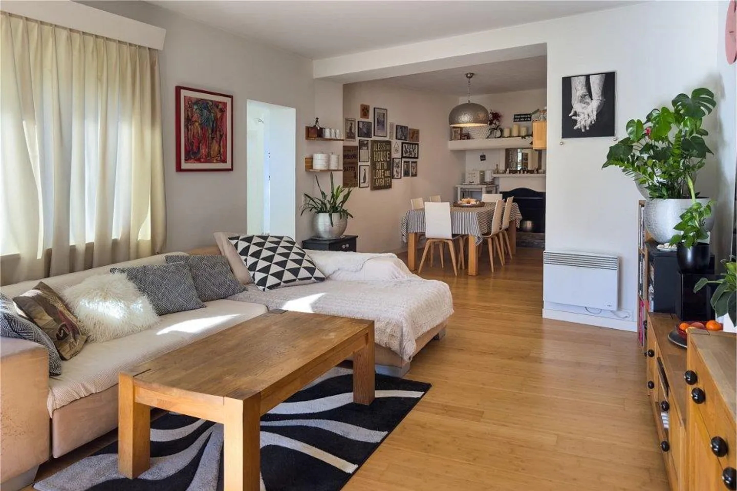 Elegante casa unifamiliare con giardino in posizione comoda - Foto 7 di 13