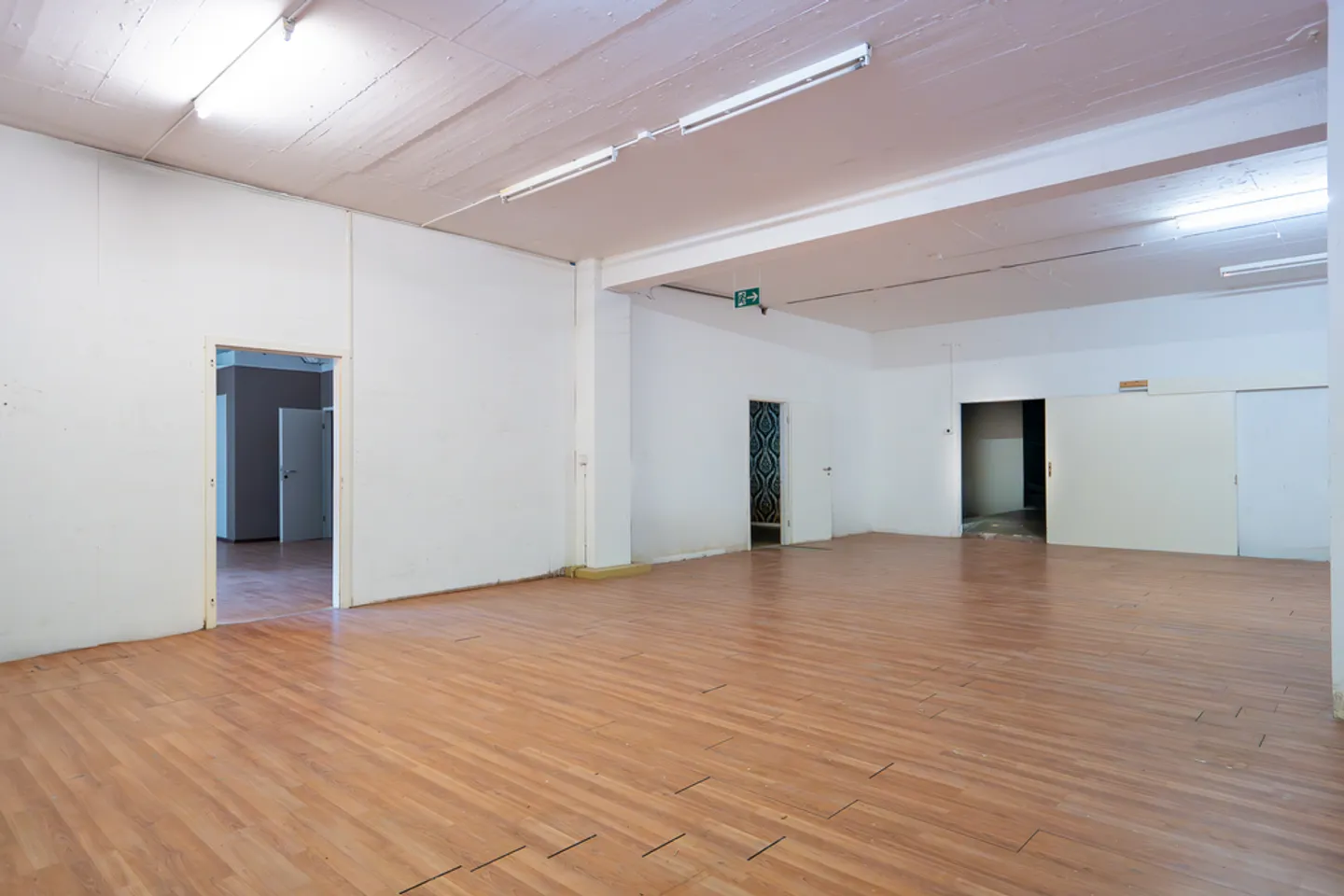 Commerce - Photo 10 of 11