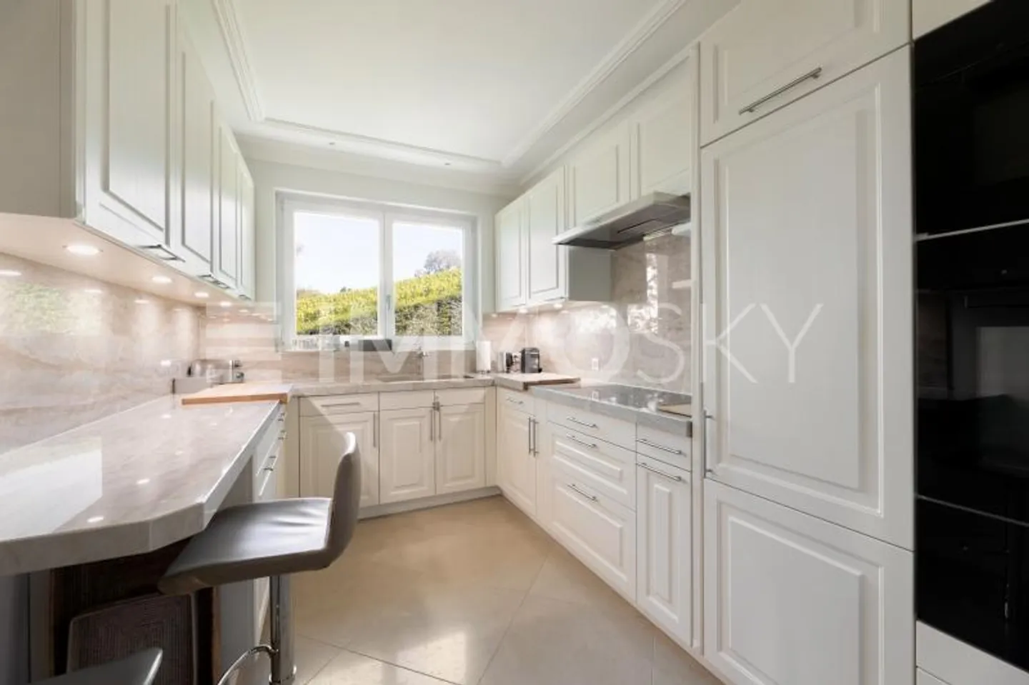 Jouet, extravagant et élégant - Photo 4 sur 7